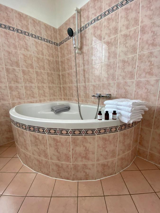Villa Prazdninovy Dum Holubka Nove Mesto na Morave Exterior foto